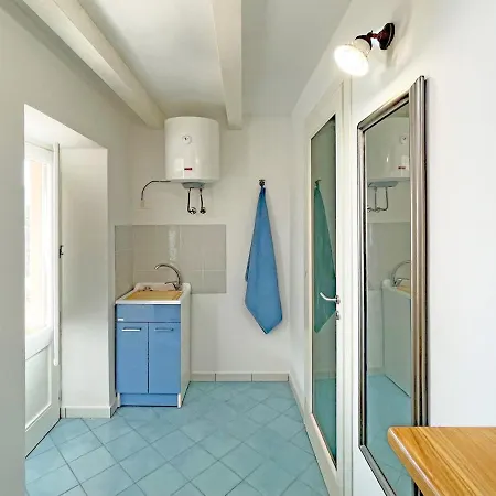 Casa Incastonata Nel Mare