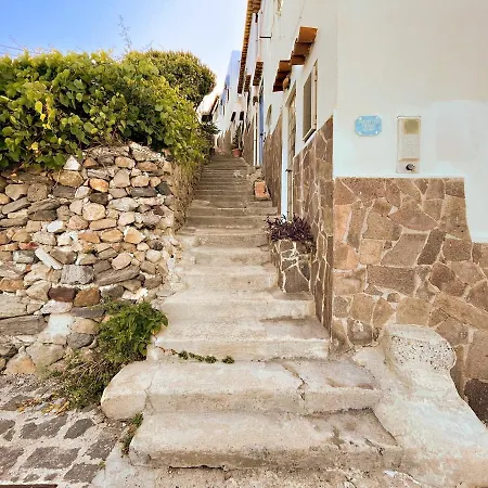 Casa Incastonata Nel Mare Canneto (Lipari)
